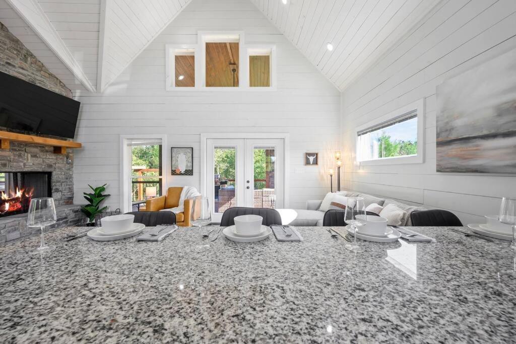 Under The Stars - Secluded, Hot Tub, Firepit, Games Villa Broken Bow Exteriör bild
