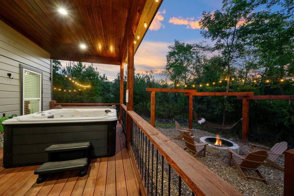 Under The Stars - Secluded, Hot Tub, Firepit, Games Villa Broken Bow Exteriör bild