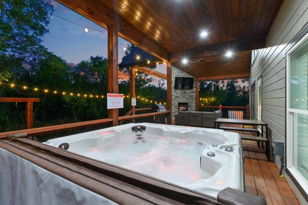 Under The Stars - Secluded, Hot Tub, Firepit, Games Villa Broken Bow Exteriör bild